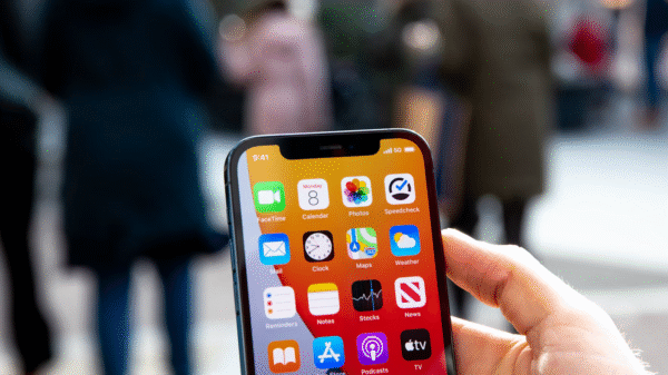 Top Features to Look for in a Reliable Cell Phone Service Provider