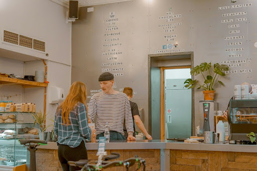 The New Face of Customer Service? An AI-Dominated Approach